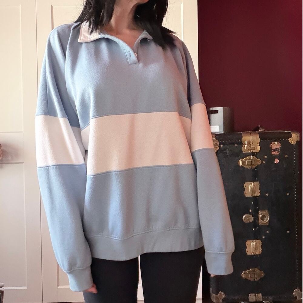 oversized polo shirt blue and with white stripe